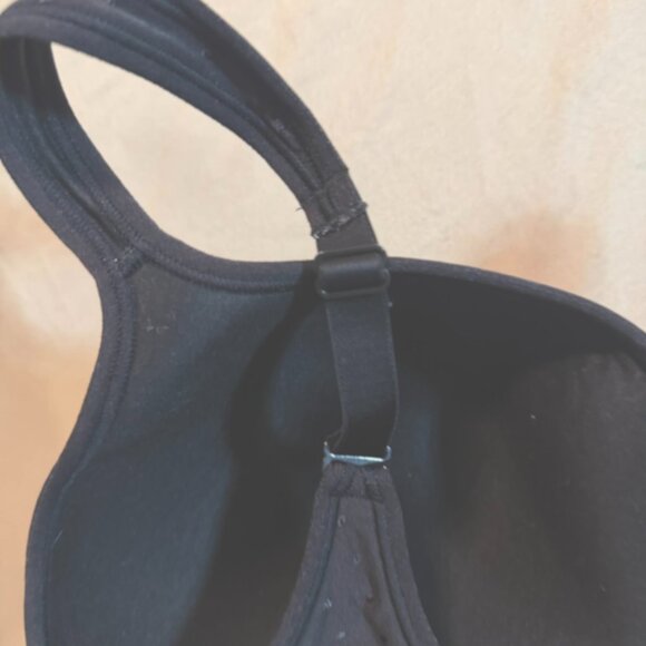 TWO Beauty by Bali Comfort Revolution Foam Wirefree Bras 36DD 1 Black & 1 White - Picture 9 of 14